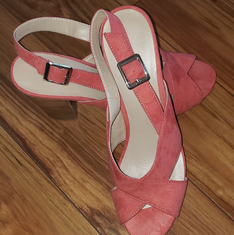 Nine West Coral Sandals Size 10